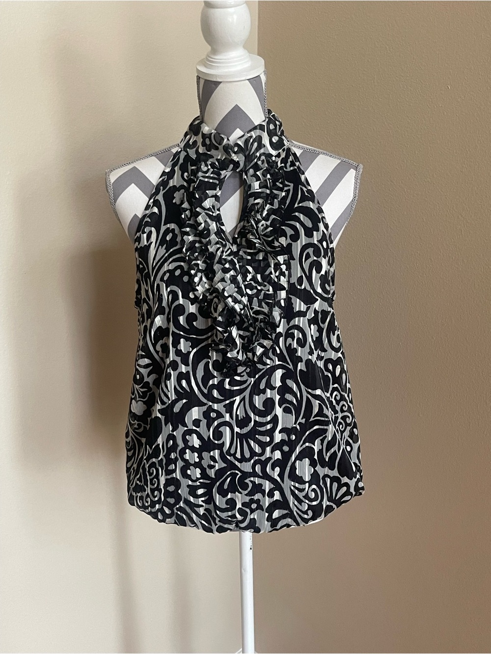 Apt. 9 Black and White Ruffle Halter Shirt - Size: Large